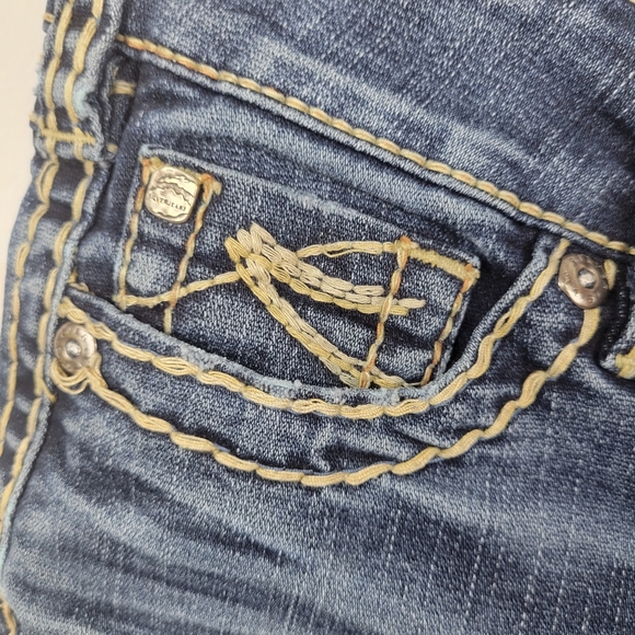 Silver Jeans Mckenzie Cutoff Jeans Shorts - Picture 5 of 16